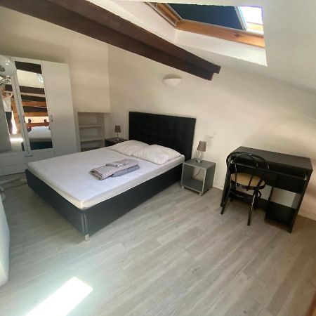 Le Cocon D'Avignon - T2 Duplex 40M2 - Centre Historique Intra Muros- Wifi Climatisation Zewnętrze zdjęcie